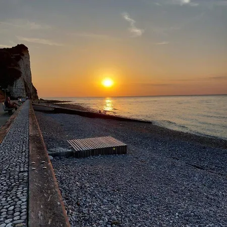 Loft Arty A 800 Metres De La Avec Jacuzzi 别墅