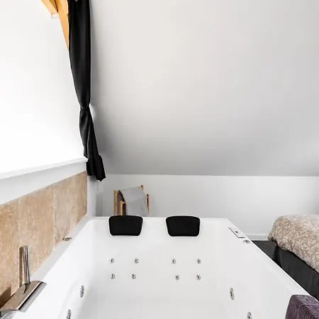 Loft Arty A 800 Metres De La Avec Jacuzzi Villa *